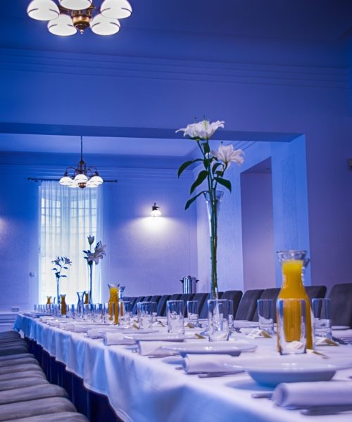 table-chairs-room